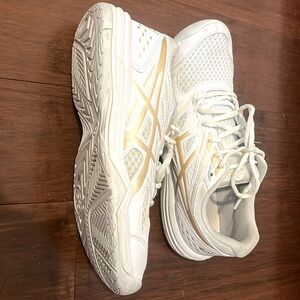 ASICS volleyball shoes. Slightly worn (just few practices).